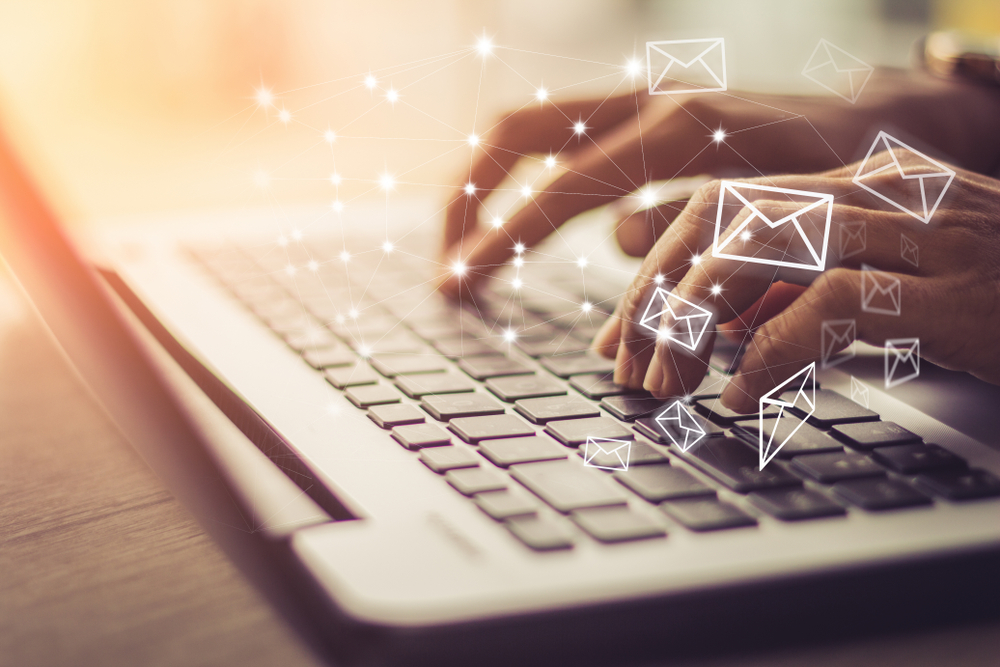 ¿Puede pedirle a un trabajador que utilice su correo electrónico personal para cuestiones profesionales? ¿Qué pasa si hace un uso personal del e-mail de trabajo?
