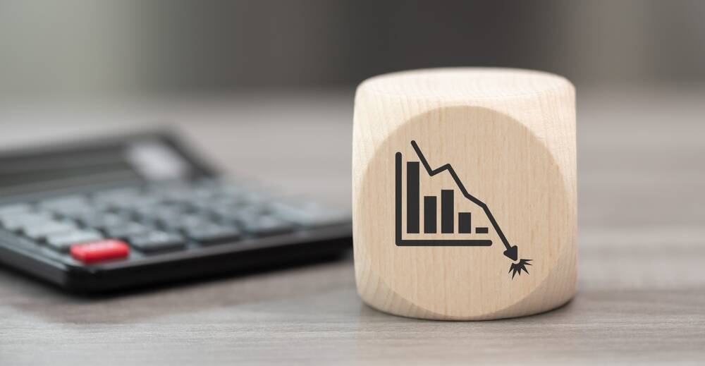 Causa de disolución e insolvencia simultáneas 