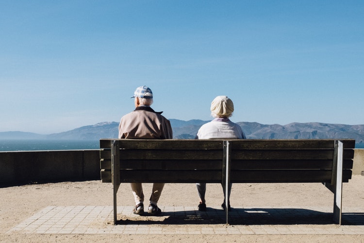 ANCIANOS QUE RESIDEN CON UN FAMILIAR. DERECHO DE VISITAS