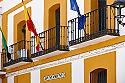 Legitimación para personarse como codemandados en un procedimiento dirigido contra su ayuntamiento 