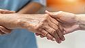 El Constitucional avala la vacunación de una anciana con alzheimer contra el criterio «antivacunas» de su hijo y tutor 
